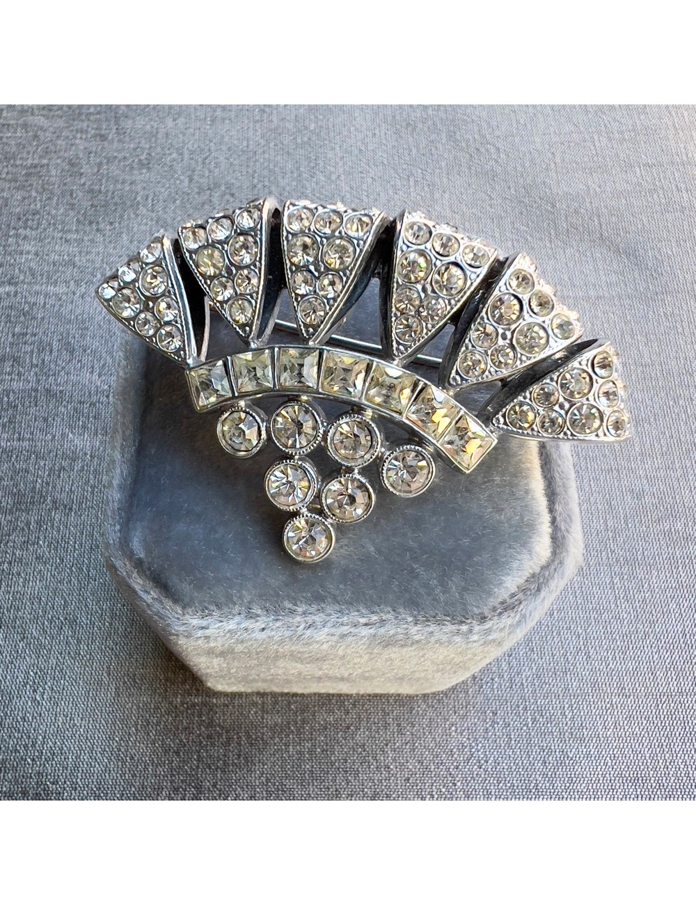 Vintage 1920s Brooche online